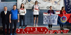 Yüzme yıldızlar grup müsabakaları nefes kesti