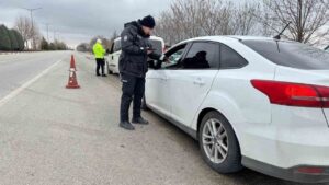 Uyuşturucu ve ruhsatsız silahlar ele geçirildi: 12 tutuklama