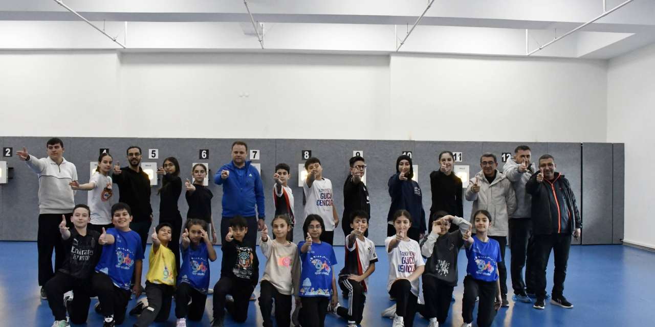 kirikkale’de-spor-dolu-pazar:-il-muduru-genclerle-bulustu