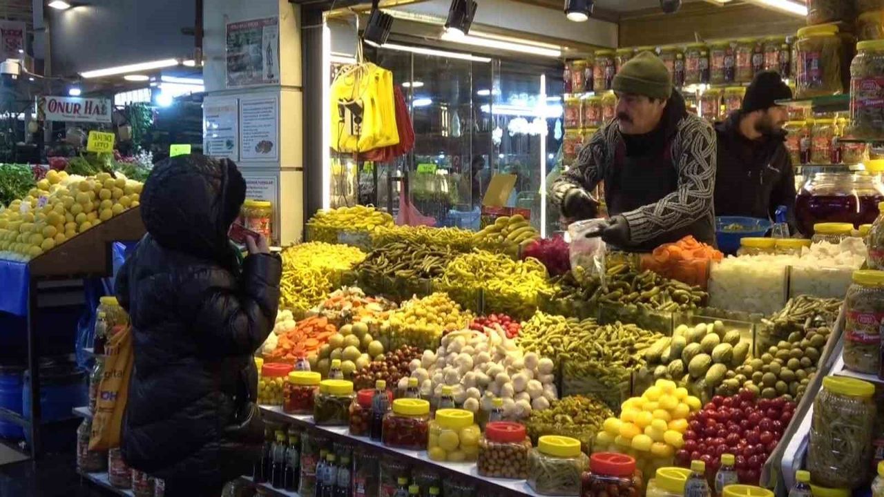 musmuladan-kiraza-35-cesit-urunun-tursusunu-kurdular