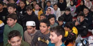 Yahşihan’da çocuklar Kabe’de Hacılar Hu Der Allah ilahisini seslendirdi