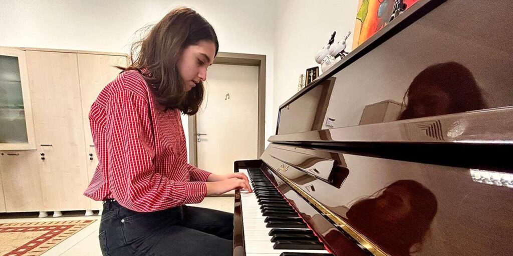 bu-cocugun-kulaklari-radar-kadar-hassas