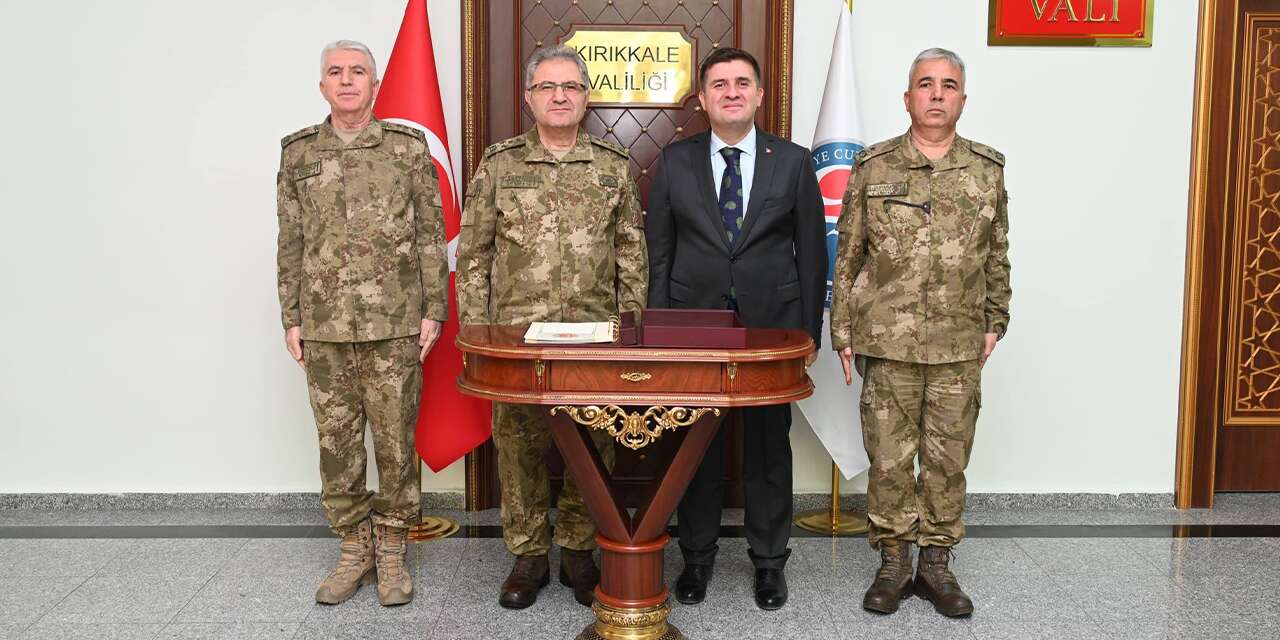 komutan-tokel’den-vali-sariibrahim’e-ziyaret