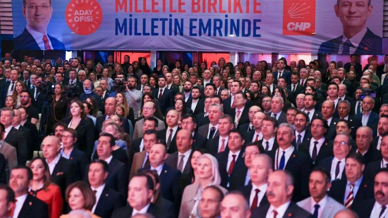 baskan-onal,-chp-genel-merkezi’ndeki-programa-katildi
