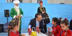 “Nasrettin Hoca ve Ramazan Davulcusu” öğrencileri mest etti