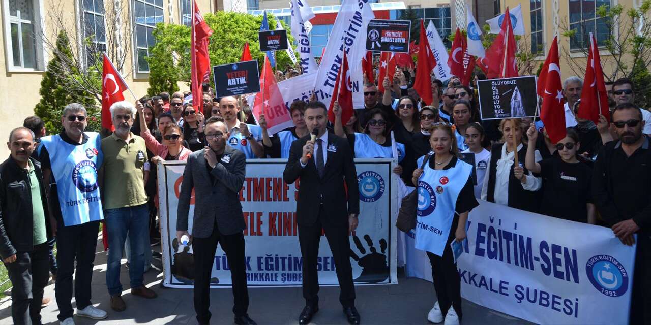 egitimcilerden-tek-ses:-“gelecegimiz-tehlike-altinda!”