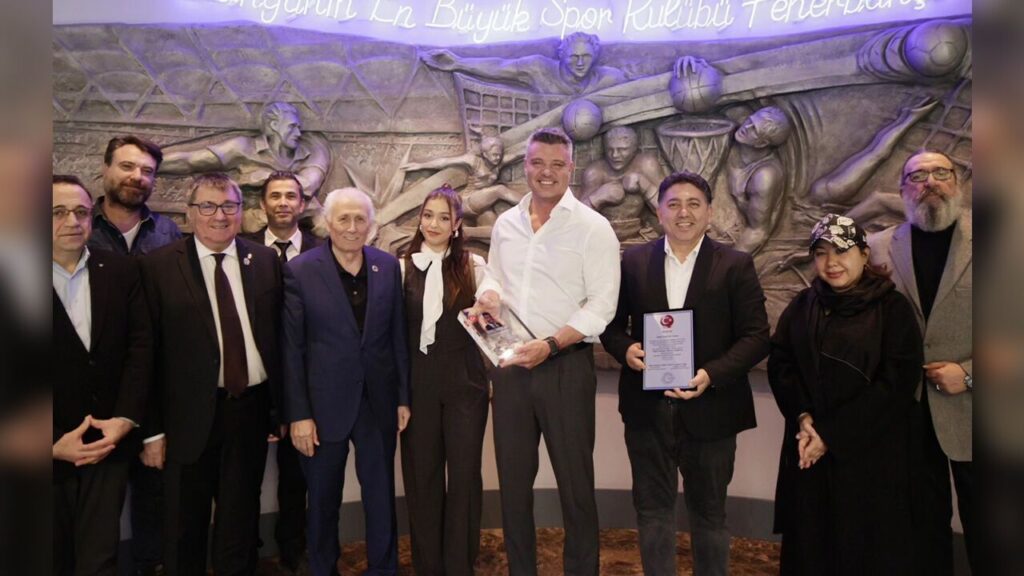 sadettin-saran’a-“turk-dunyasi-hizmet-odulu”-takdim-edildi