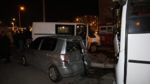 Önce Kaza, Sonra Kavga Ettiler: 2 Yaralı