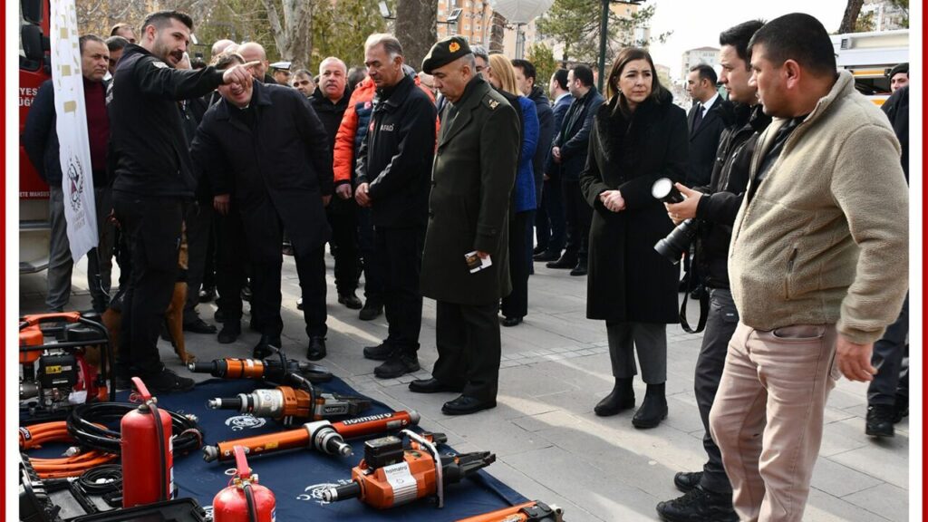 kirikkale’de-deprem-haftasi-kapsaminda-sergi-acildi