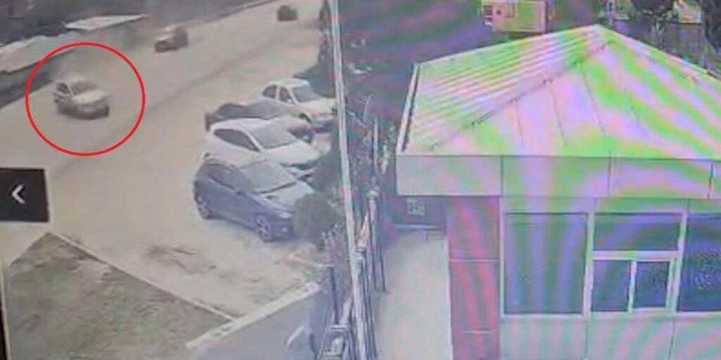 trafikte-korku-dolu-anlar-kamerada:-otomobil-boyle-savruldu