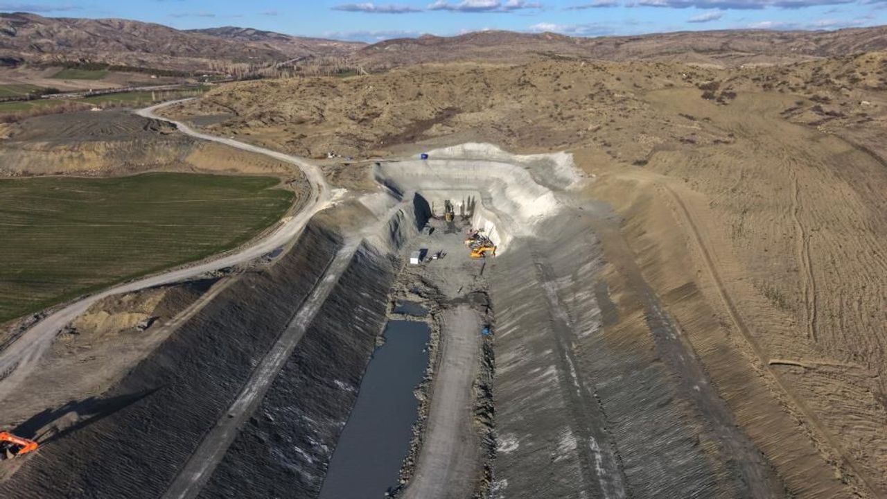 kirikkale-corum-hizli-tren-hatti-hizla-ilerliyor