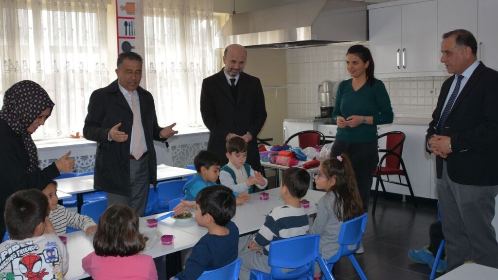 milli-egitim-muduru-guney’den-anaokulu-ziyareti