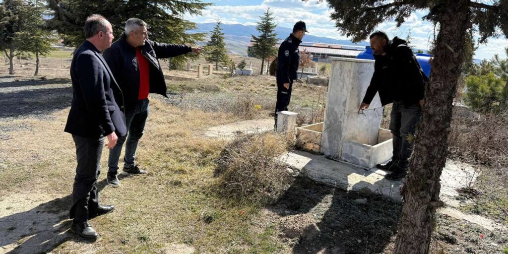 baliseyh’te-mezarlik-ve-turbeler-icin-bakim-seferberligi