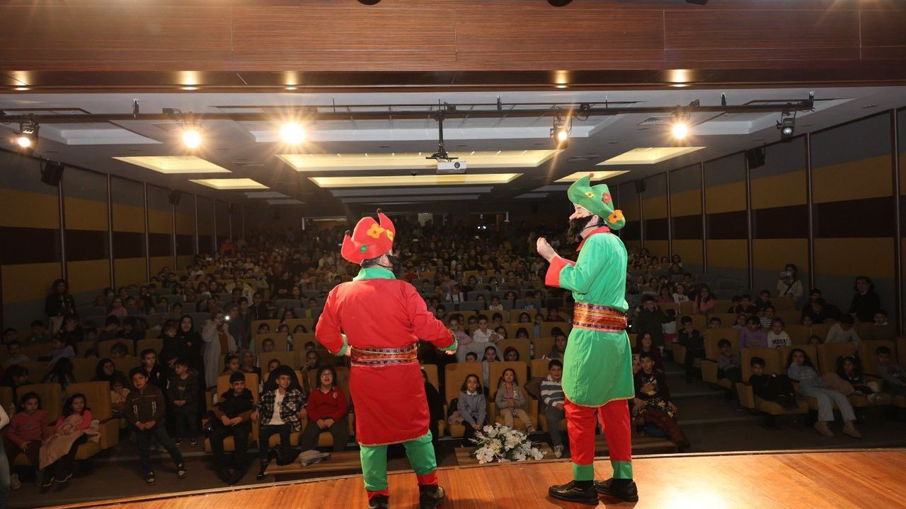 kirikkale’de-cocuklar-hacivat–karagoz-gosterisiyle-bulustu