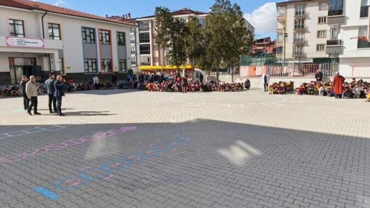 miniklere-deprem-aninda-yapilacaklar-anlatildi