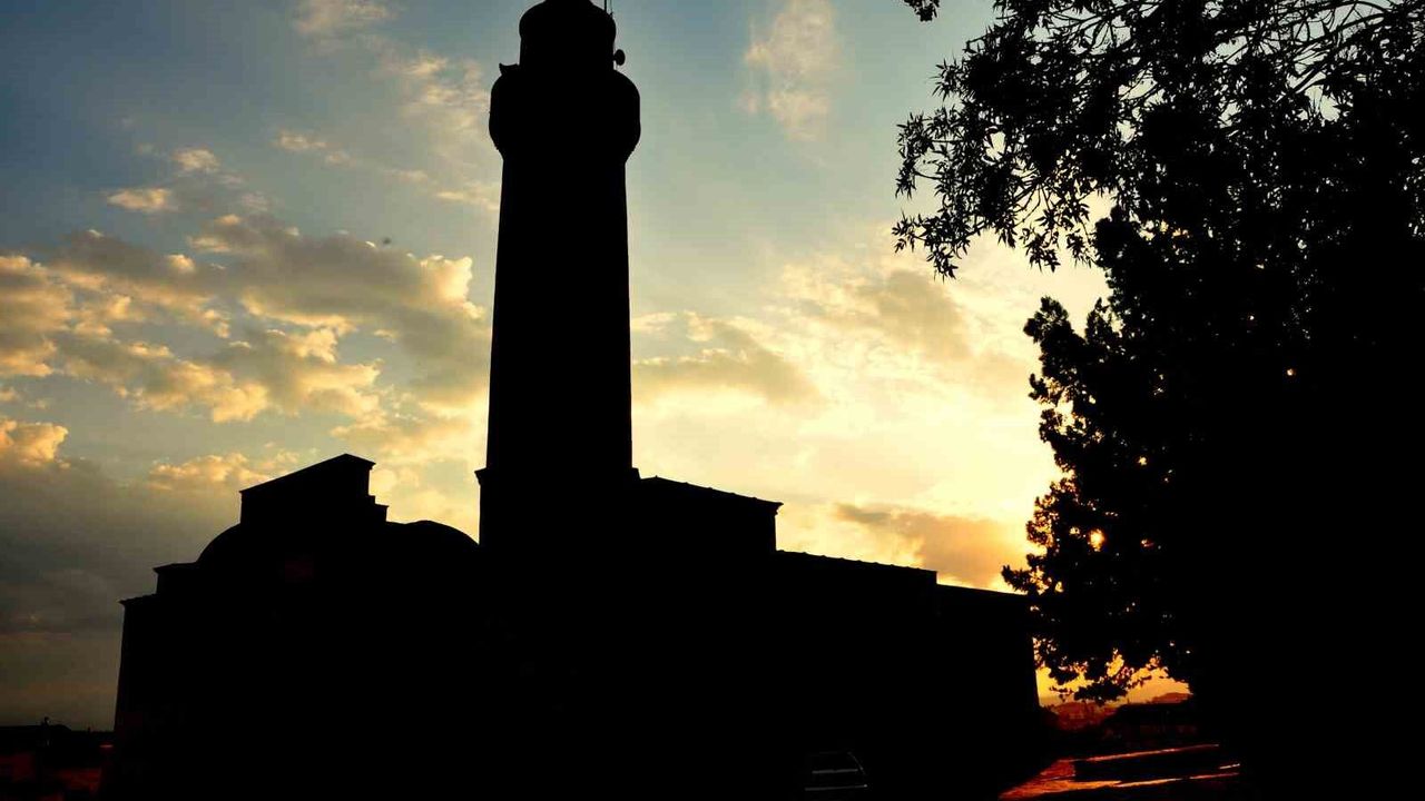 800-yillik-selcuklu-camisi-meraklilarini-bekliyor