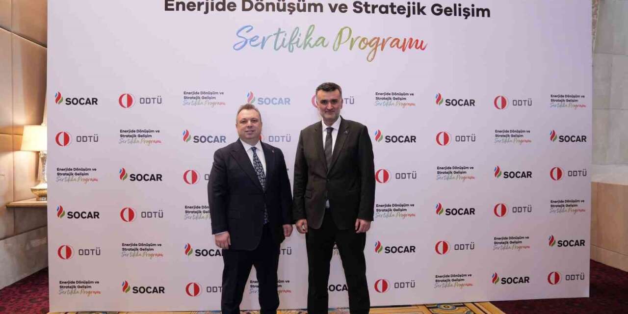 ’enerjide-donusum-ve-stratejik-gelisim-programi’-ilk-mezunlarini-verdi