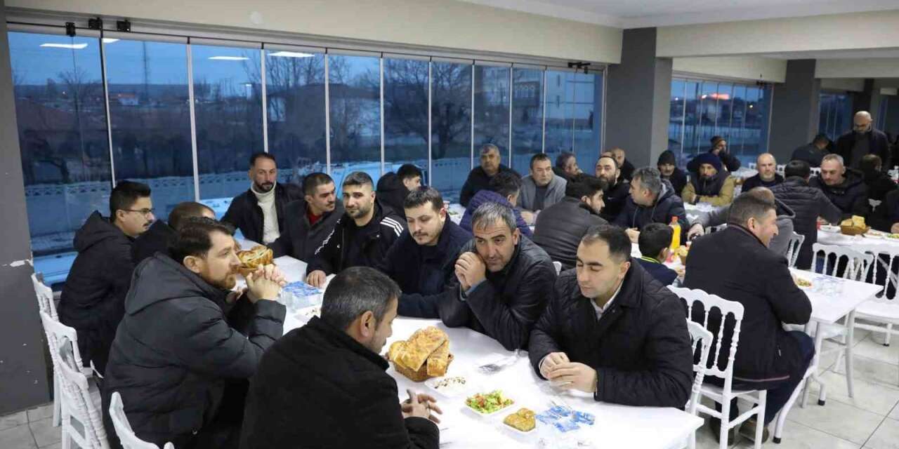 alaca-belediyesi-personelleri-iftar-programinda-bulustu