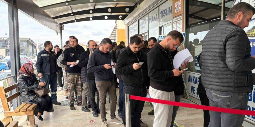 plaka-basim-atolyelerinde-app-kuyrugu!