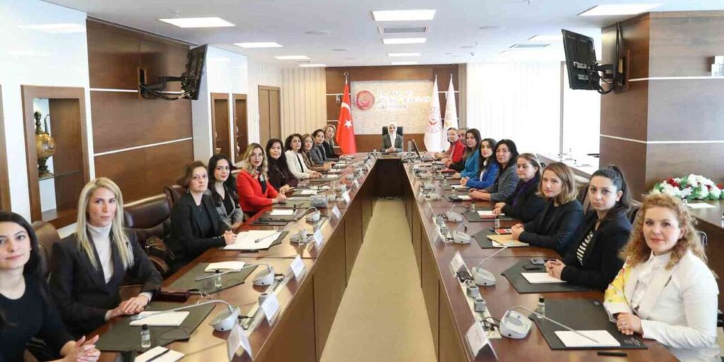 bakan-goktas,-barolarin-kadin-ve-cocuk-haklari-komisyonu-temsilcileriyle-bir-araya-geldi