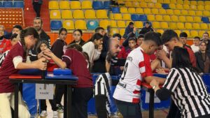 Genç Sporcular Bilek Güreşinde Yarıştı