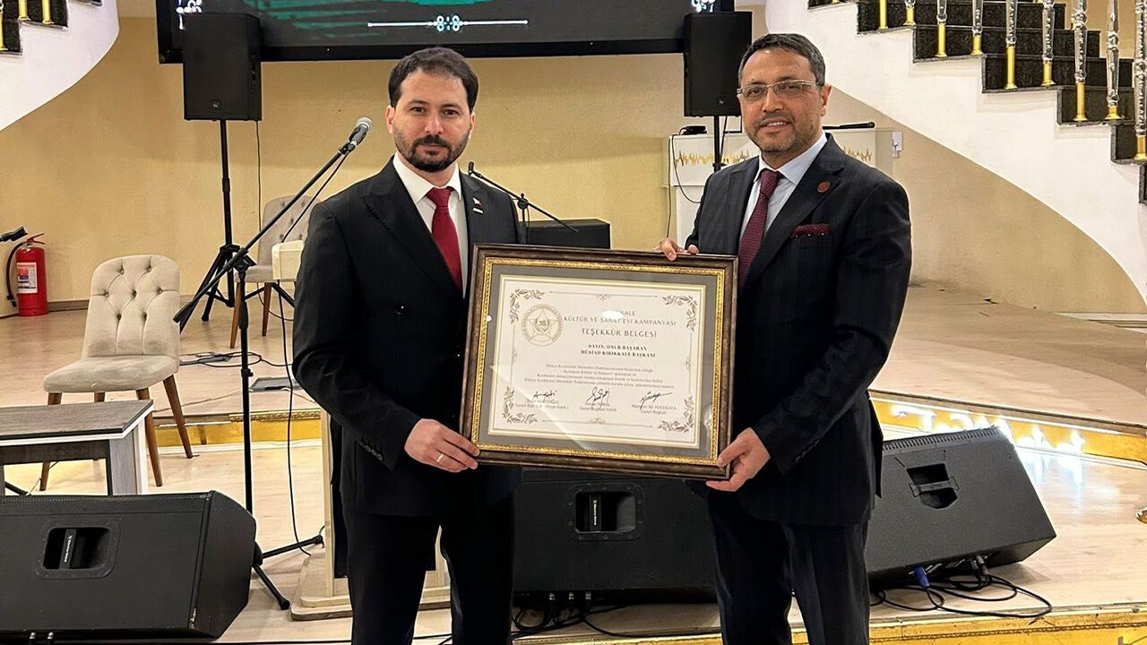 yucekaya’dan-basaran’a-tesekkur-belgesi