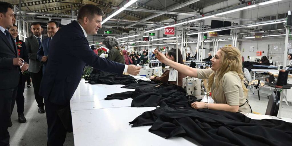 vali-sariibrahim’den-kadin-calisanlara-8-mart-ziyareti