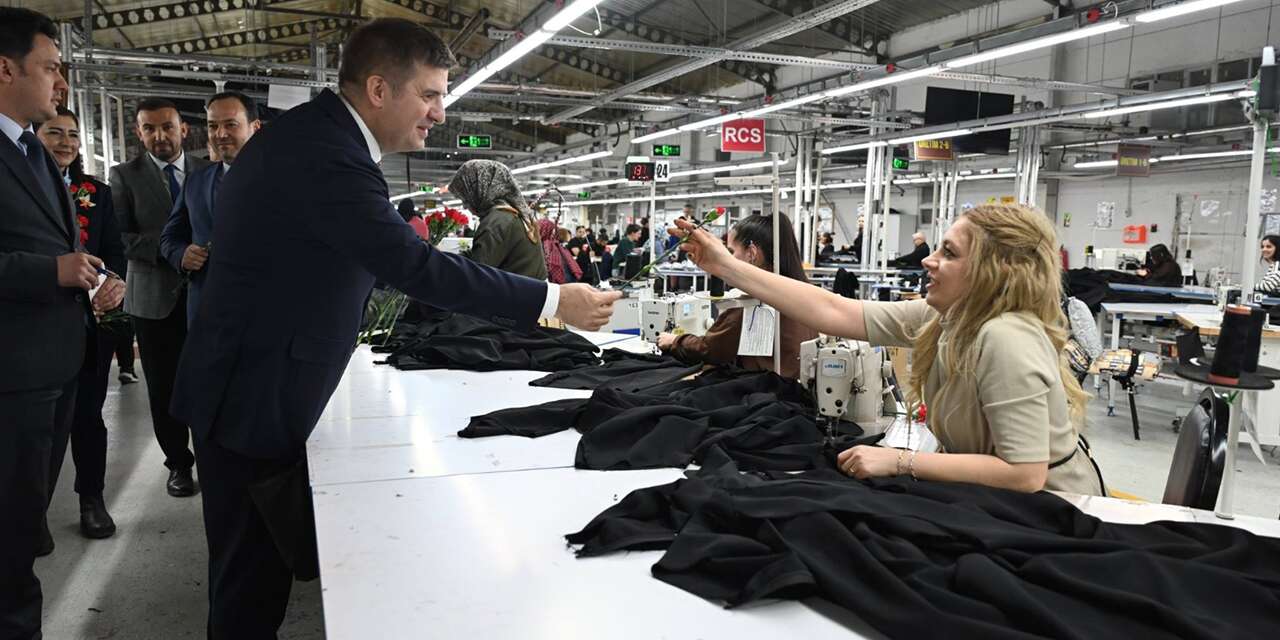 vali-sariibrahim’den-kadin-calisanlara-8-mart-ziyareti