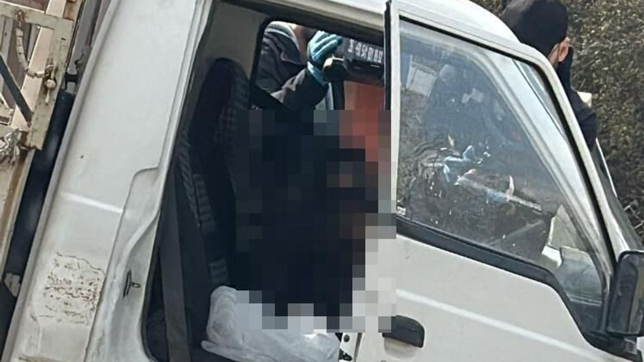 sinif-ogretmeni-arabasinda-olu-bulundu