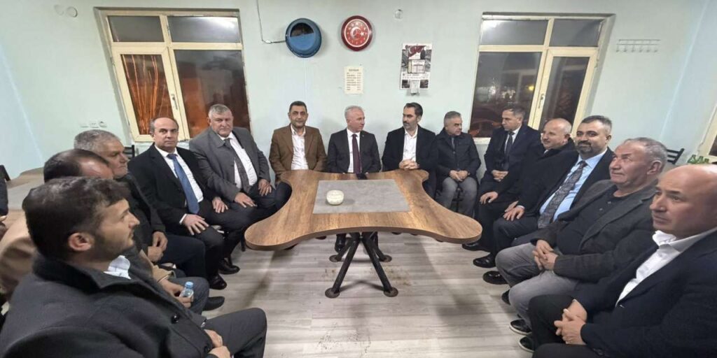 hacilar’da-cay-tadinda-siyaset