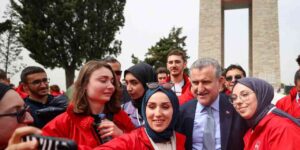Bakan Bak: “Kadın sporcularımızla gurur duyuyoruz”