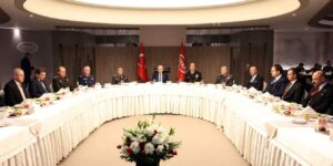 Millî Savunma Bakanı Güler, iftarda OYAK üst yönetimiyle bir araya geldi