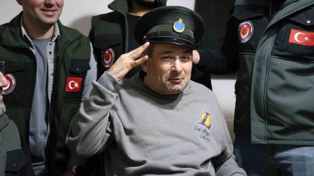 gorevi-basinda-felc-oldu,-5-yildir-gazilik-unvaninin-verilmesini-bekliyor