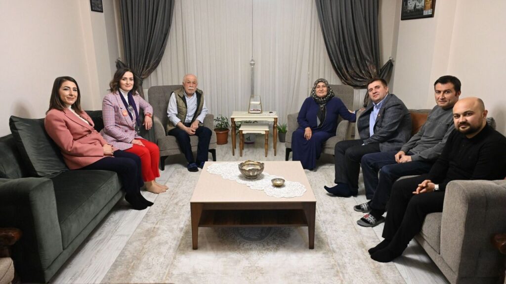 kadinlar-gunu’nde-gonul-bulusmasi