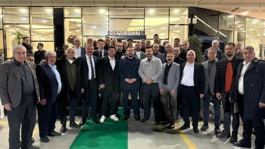 adnan-duman-muhtarlarla-iftarda-bulustu