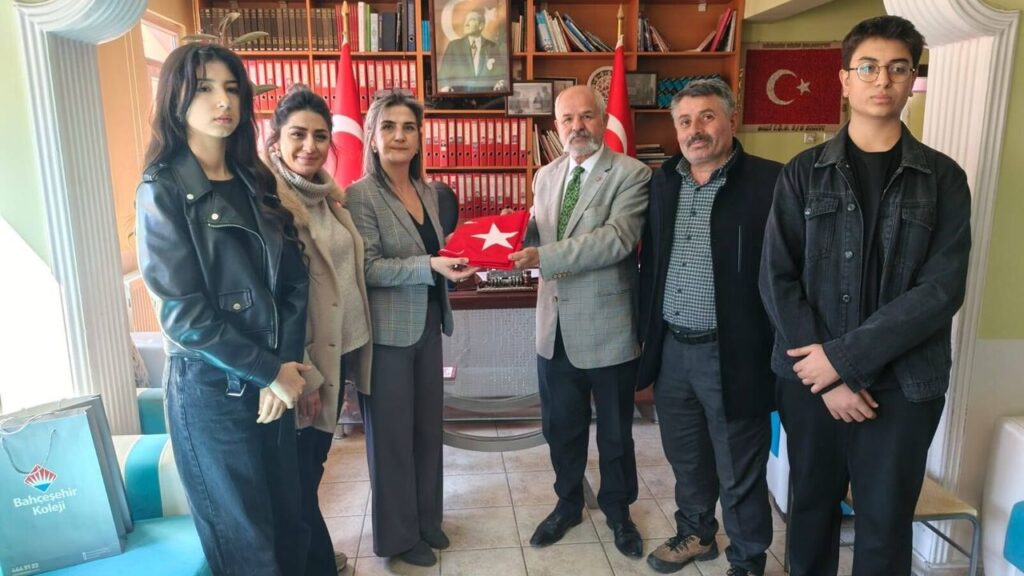 bahcesehir-koleji’nden-vefa-ziyareti