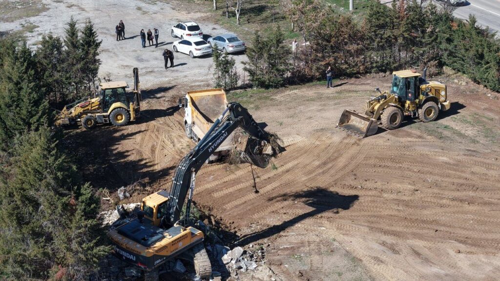 atil-alan-park-oluyor,-mahalle-nefes-alacak