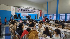 Kızılay’dan Roman Vatandaşlarla Anlamlı İftar Buluşması