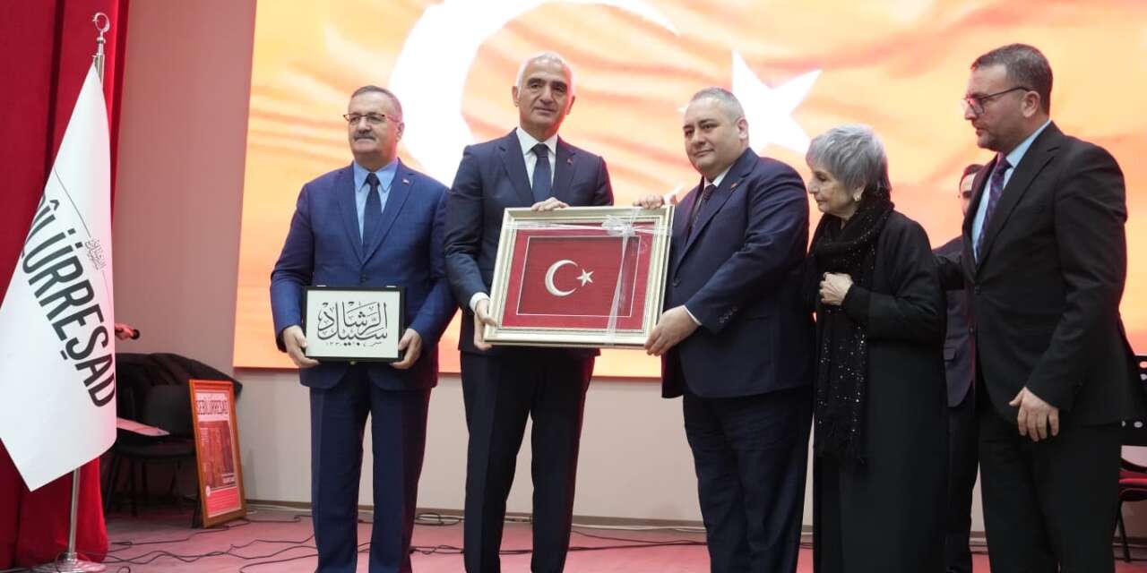 bakan-ersoy:-“istiklal-marsi,-bir-bagimsizlik-manifestosudur”