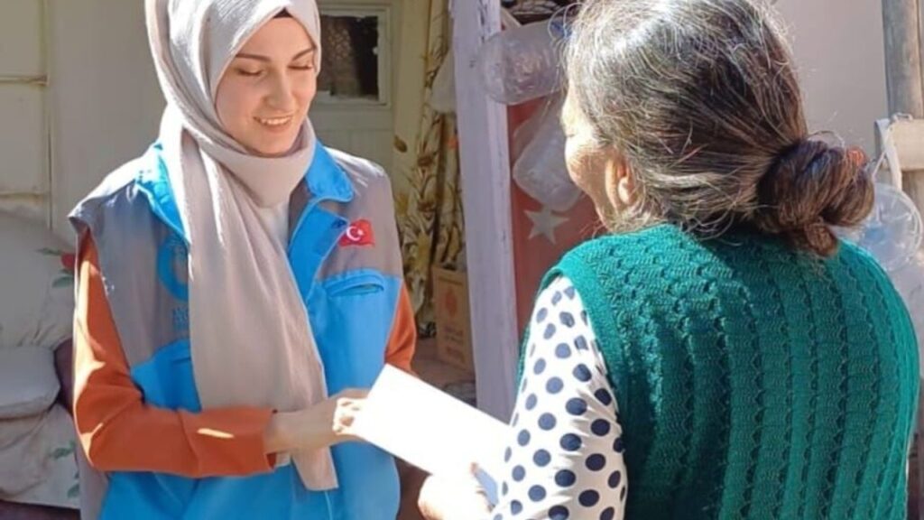 ayyildiz-yardim-dernegi-ihtiyac-sahiplerini-unutmadi