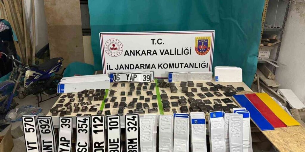 sahte-plaka-basimi-yapan-2-supheli-gozaltina-alindi