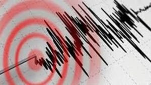 Gece Yarısı 5,5’lik Deprem Paniğe Neden Oldu
