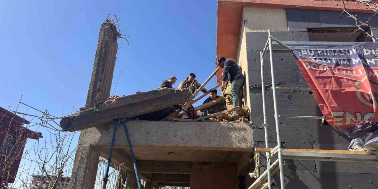 ankara’da-insaat-alaninda-cokme:-1’i-agir,-2-yarali