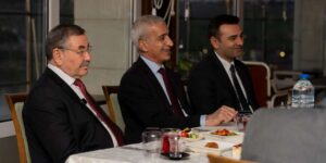 Gölbaşı ilçe erkanı iftarda bir araya geldi