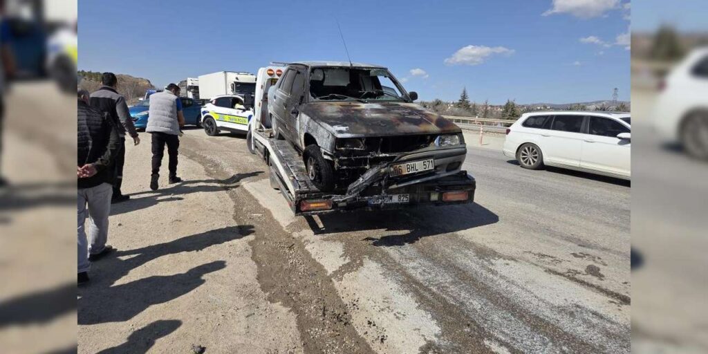 arac-dakikalar-icinde-hurdaya-dondu