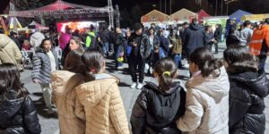 Çocuk Evlerinin minikleri Ramazan coşkusunu meydanda yaşadı