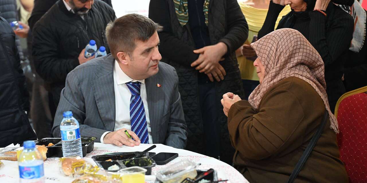 vali-sariibrahim-vatandaslarla-gonul-sofrasinda-bulustu