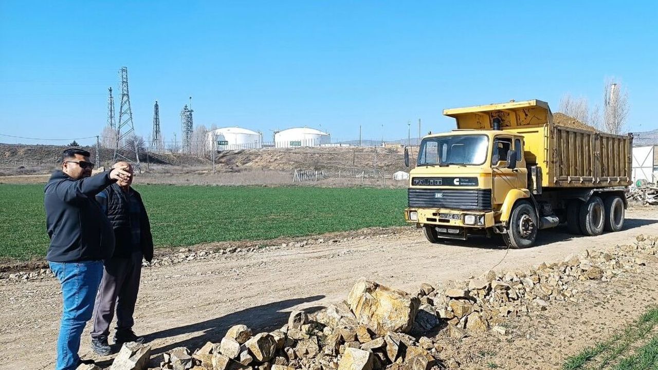 hacilar’da-yol-onarim-calismalari-devam-ediyor