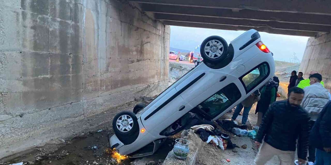 kirikkale’de-otomobil-kopru-bosluguna-devrildi