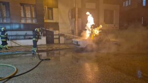 Park Halindeki LPG’li Araç Küle Döndü